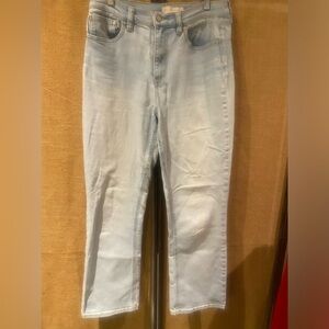 Tory  Burch light wash jean size 29